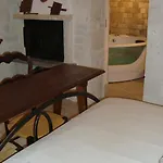 Fontana Vecchia Bed & Breakfast 4*