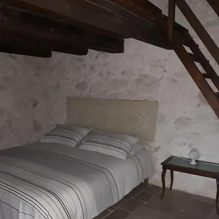 Fontana Vecchia Bed and Breakfast 4*