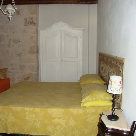 Fontana Vecchia Bed and Breakfast 4*