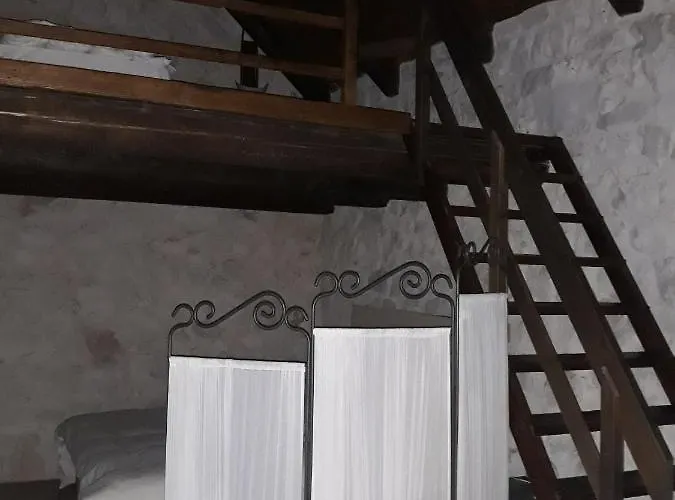 丰塔纳维奇亚住宿加早餐酒店 4* 卡斯特拉纳格罗泰