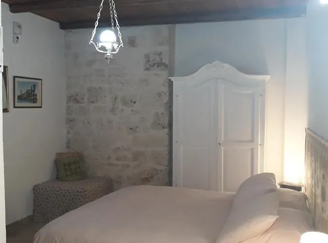 Fontana Vecchia Bed & Breakfast 4*