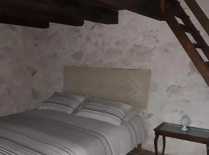 Fontana Vecchia Bed & Breakfast 4*