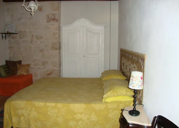 Fontana Vecchia Bed & Breakfast 4*