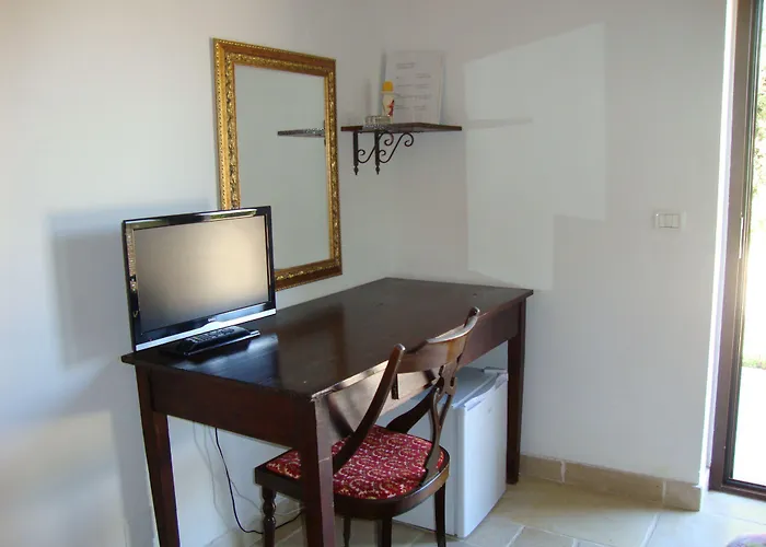 Fontana Vecchia Bed & Breakfast 4*