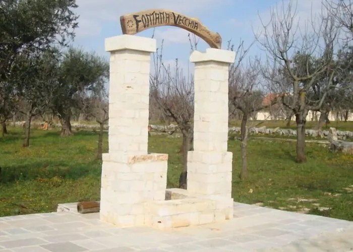 Fontana Vecchia 4*